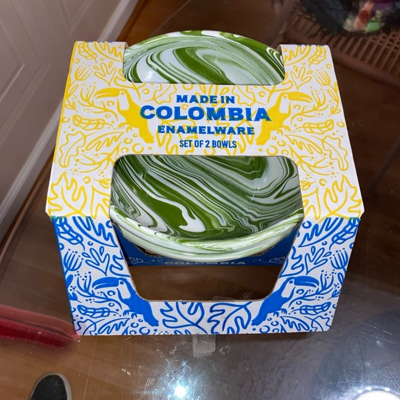 Enamelware Set of 2 Hand-Painted Bowls 3" High x 6.5" Wide Made in Columbia - Picture 10 of 10